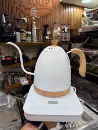Electric Kettle with Smart Temperature Control – Elegant Wooden Design – 800ml Capacity – Touch Screen – 304 Stainless Steel – 1000W
