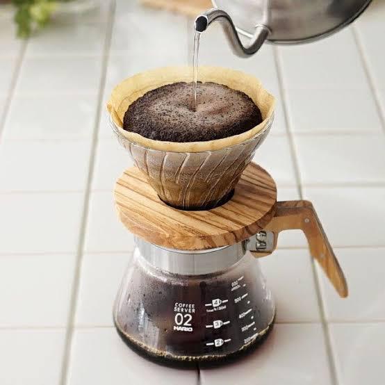 V60 Set (Ceramic Dripper + Server +40 Pack of Filters + Kettle)